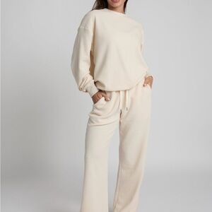 Comfrt Ivory XL Waffle set. Unisex Lounge Set